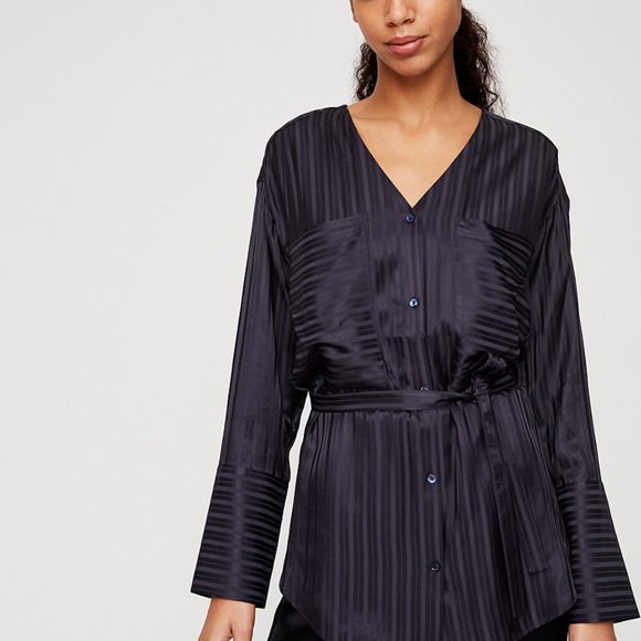 Aritzia Wilfred silk Zelie shirt - Picture 4 of 5